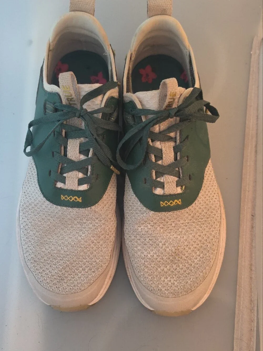 Men's Cream Mesh Sneakers with Green Overlays